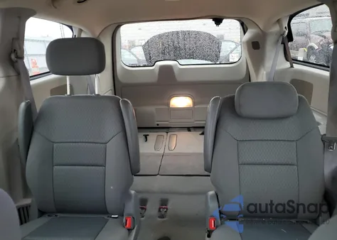 2010 Chrysler Town & Country Touring из США, поврежденный, VIN 2A4RR5D13AR151607